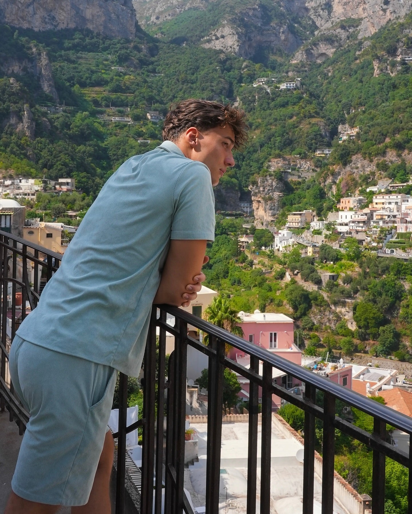 Exclusive Pack: Elegant Shirt + Free Shorts